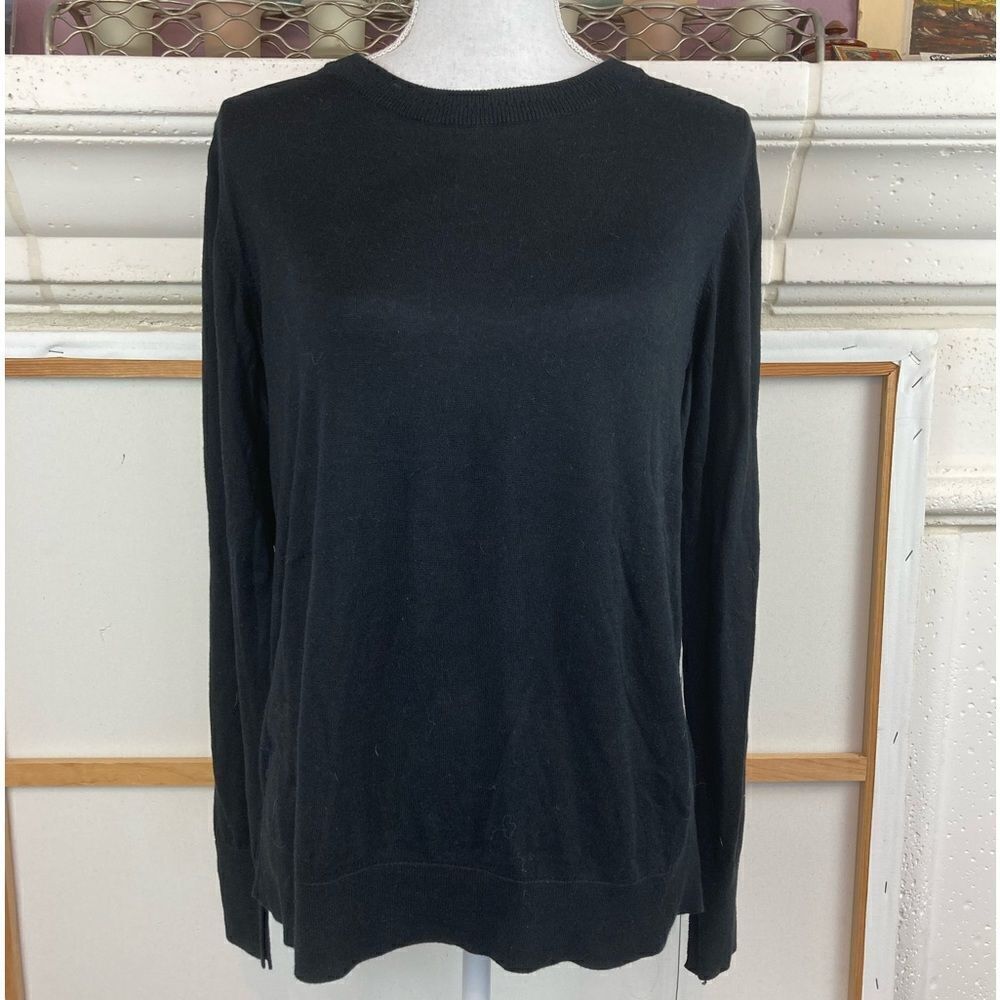 Halogen crew neck sweater NWOT w/ pretty knit pattern neck🌹